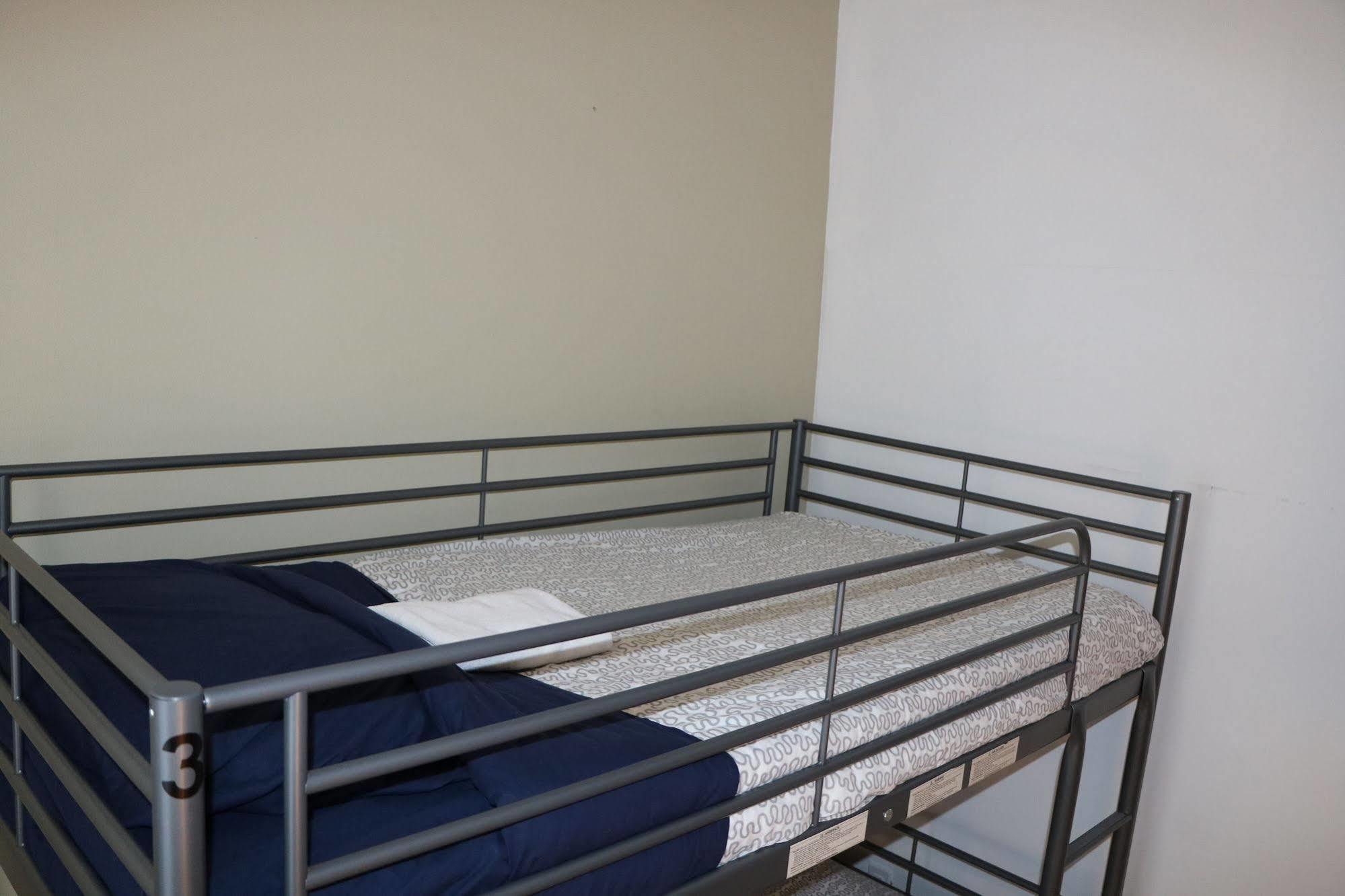 Auberge Reboot Hostel مونتريال المظهر الخارجي الصورة