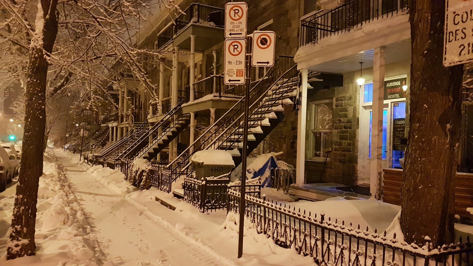 Auberge Reboot Hostel مونتريال المظهر الخارجي الصورة